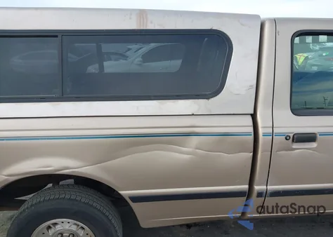 1994 Ford Ranger z USA, uszkodzony, nr VIN 1FTCR10X8RPC46594